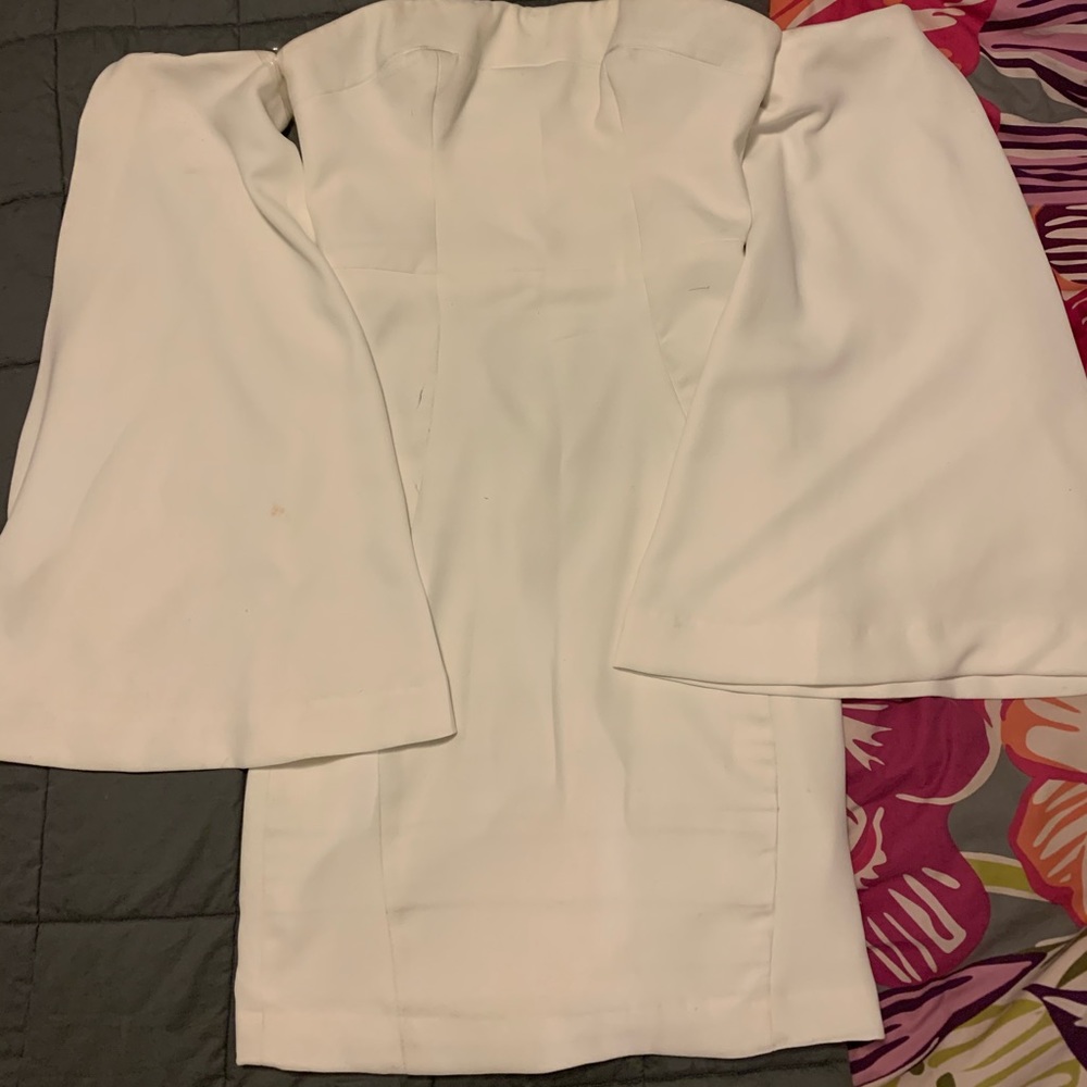Classy all white dress with wing sleeves - Picture 2 of 5
